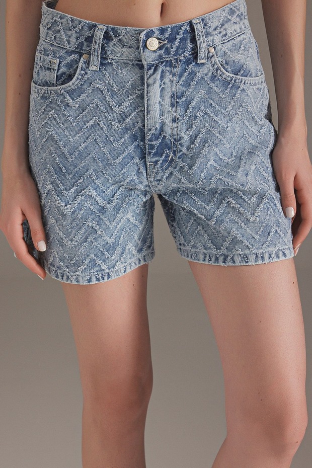 Açık Mavi Püskül Detaylı Yüksek Bel City Boy Denim Şort TWOSS25SR00145 - 3