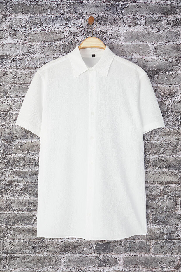 Beyaz Regular Fit Dokulu Dökümlü Salaş Erkek Gömlek TMNSS25GO00076 - 5