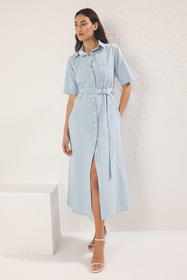 Mavi Kuşaklı Midi Denim Gömlek Elbise TWOSS25EL00748 - 2