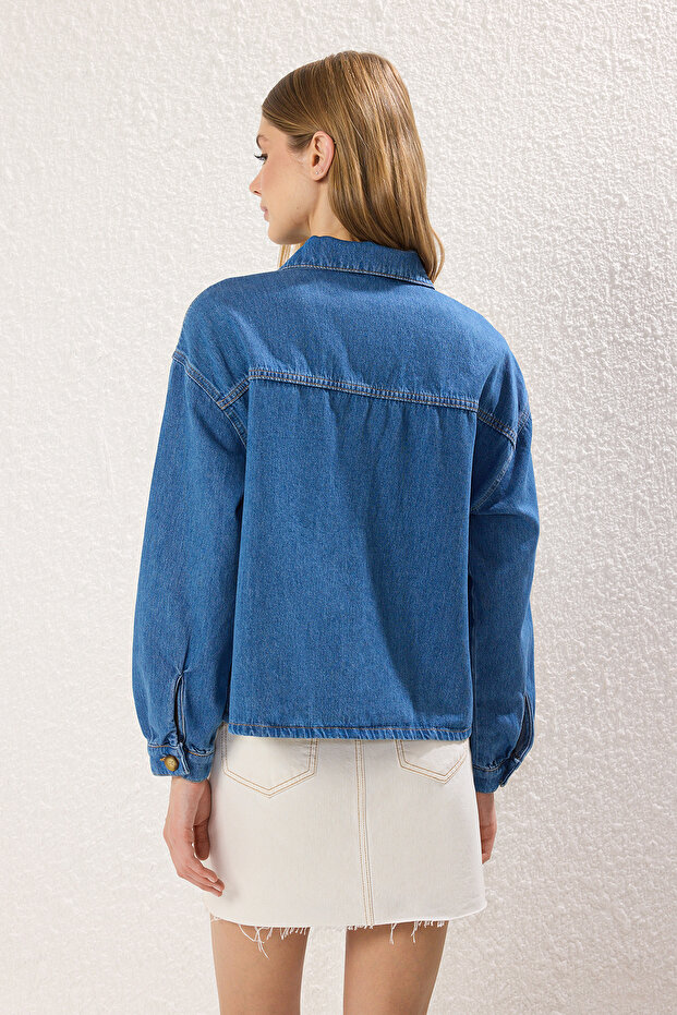 Mavi Cep Detaylı Gömlek Yaka Oversize Denim Ceket TWOSS25CE00050 - 4