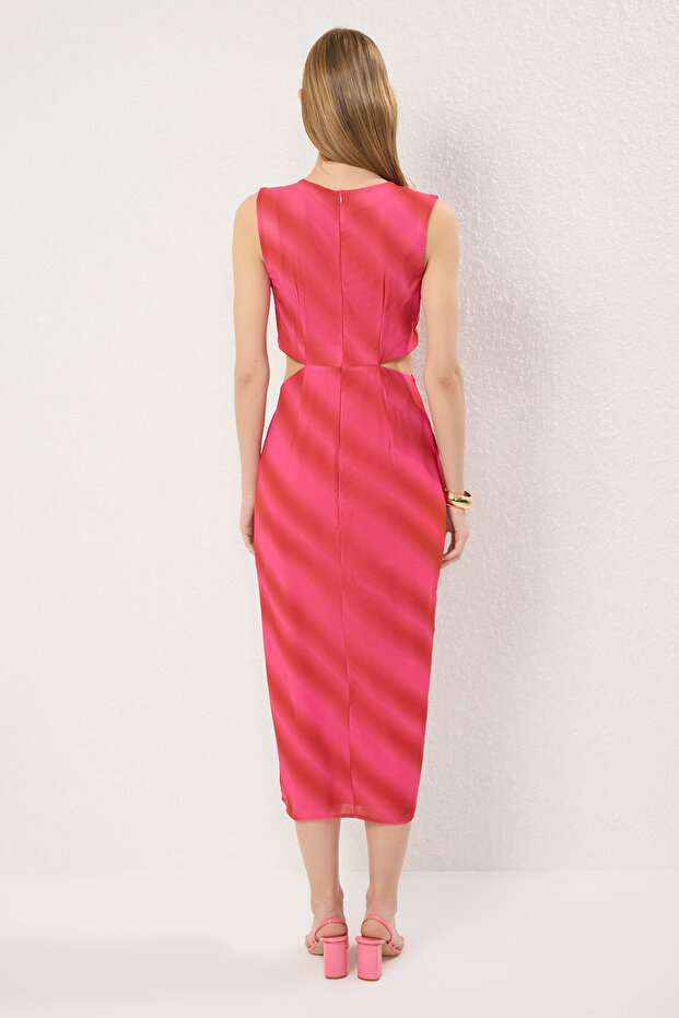 Pembe Soyut Desenli Bel Dekolteli Maxi Dokuma Elbise TWOSS25EL00788 - 4