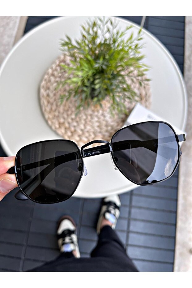Hexa Round Black Unisex Sunglasses