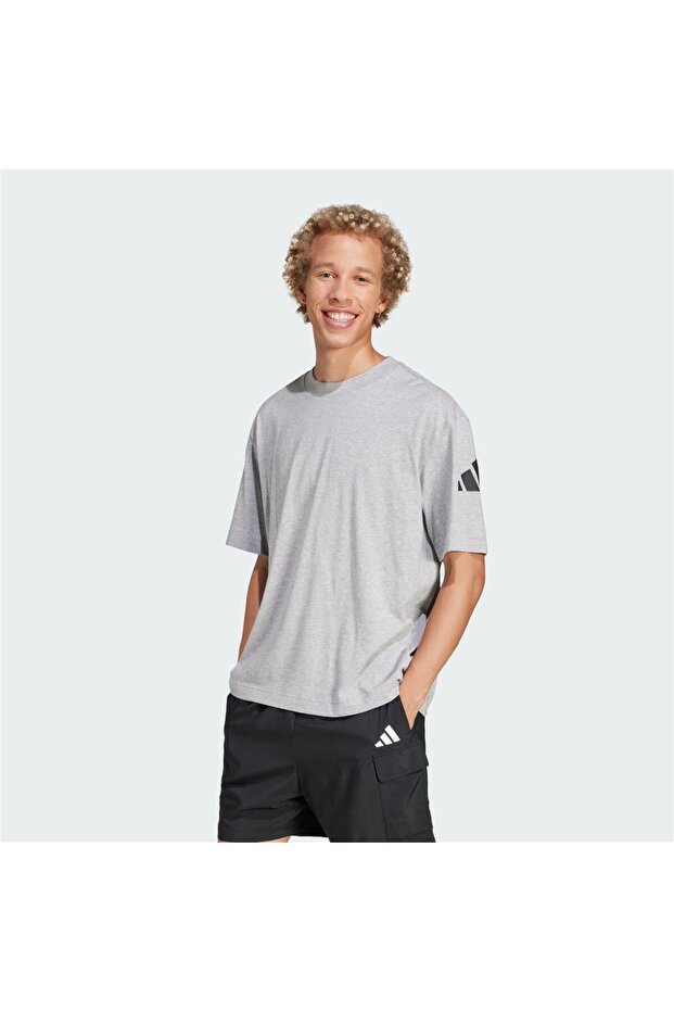 Koszulka Essentials Loose Fit z 3 paskami i logo - 2