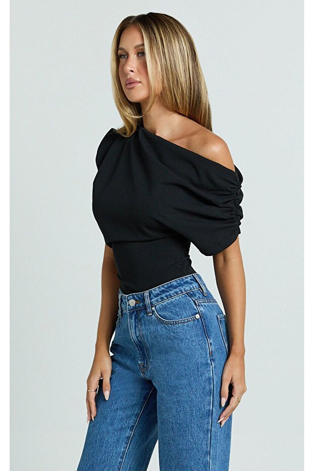 خارج الكتف بلوزة العنق غير المتكافئة - 4