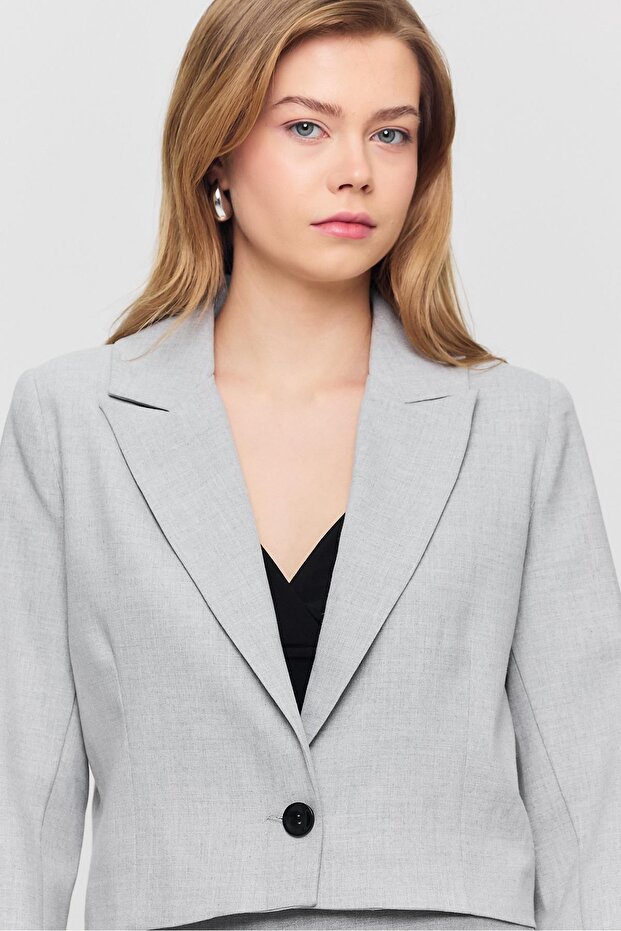 3969 سترة قصيرة بزر واحد رمادي فاتح - 3