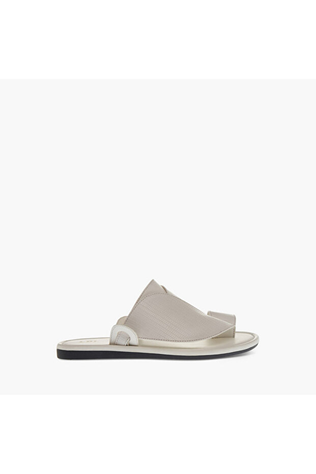 صندل عربي منسوج سهل الارتداء مع تفاصيل حلقة عند أصابع القدم - 2