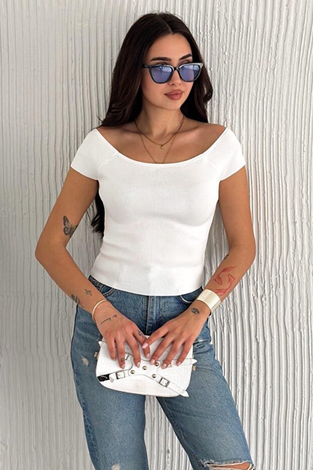 Women's White Standard Size Knitwear Crop Blouse