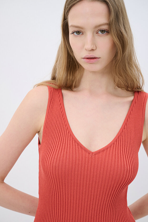 V Yaka Triko Elbise - 3