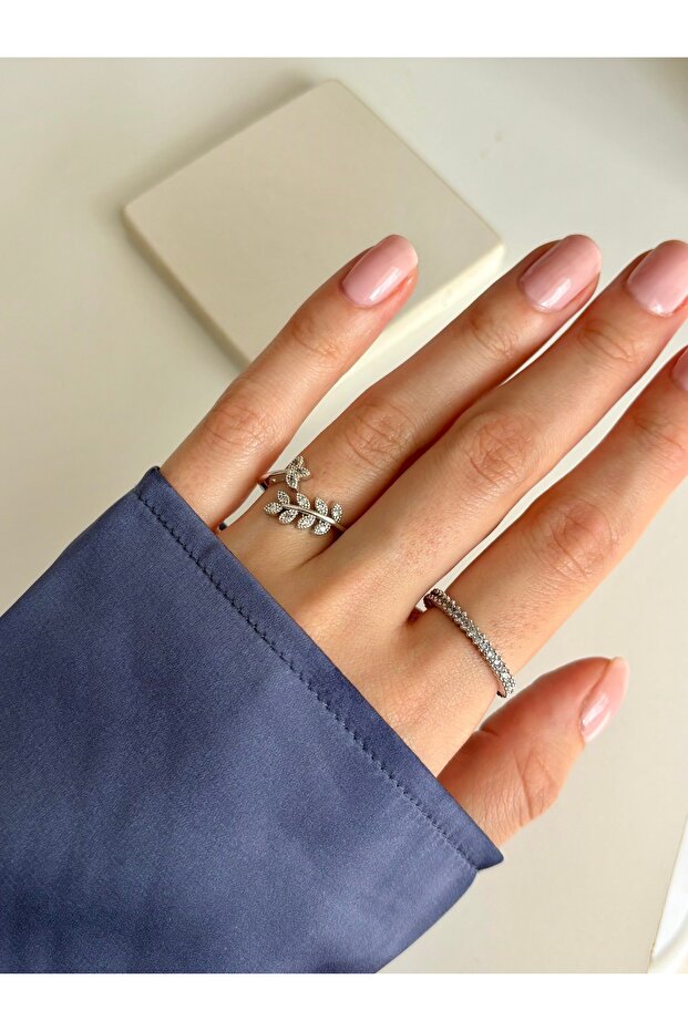 Leaf Patterned Ring - 1