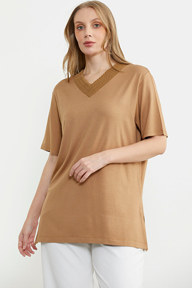 Kısa Kol V Triko Yaka Bluz - Kamel - 2