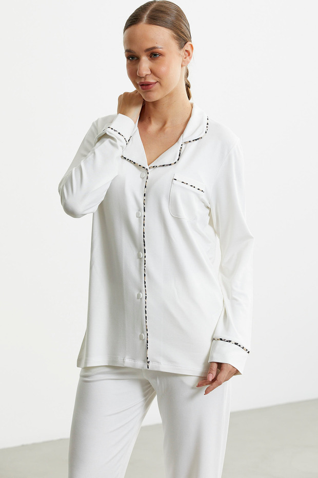 قميص بلون خالص - طقم بيجامة موديل، عظمة - 4