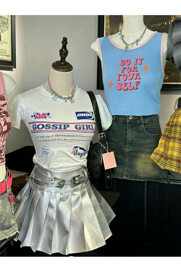 Gossip Girl Printed White Body Crop Blouse