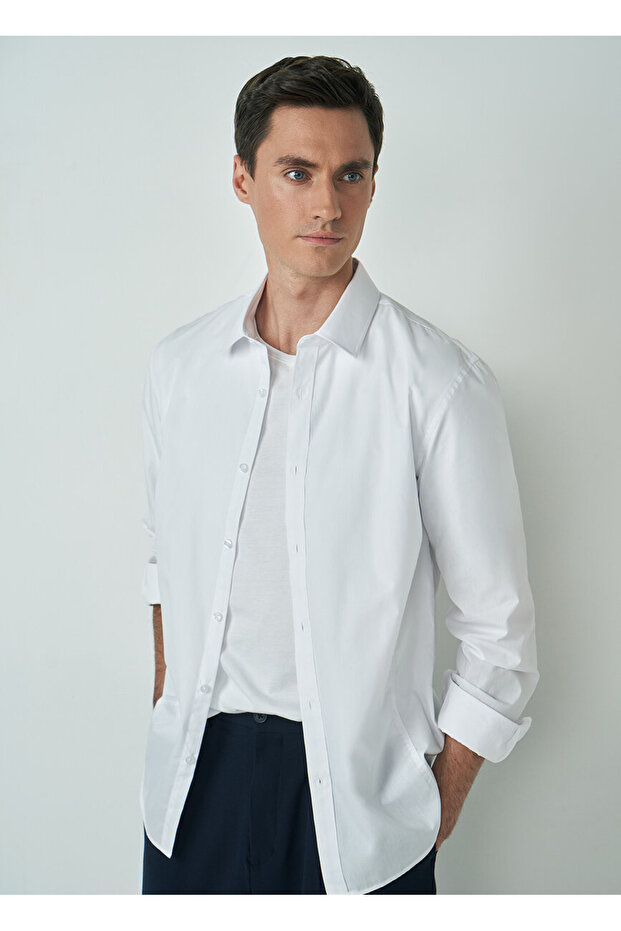 قميص رياضي Slimfit Basic من قماش أكسفورد الأساسي ماص للعرق ويرتدي الحديد