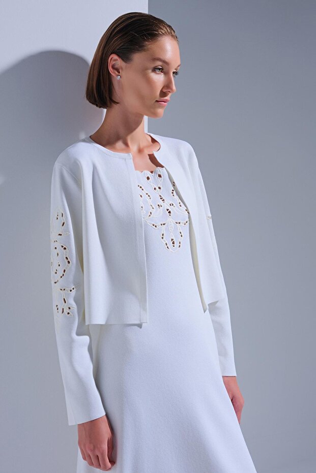 Nakış Detaylı Ekru Ceket - 1