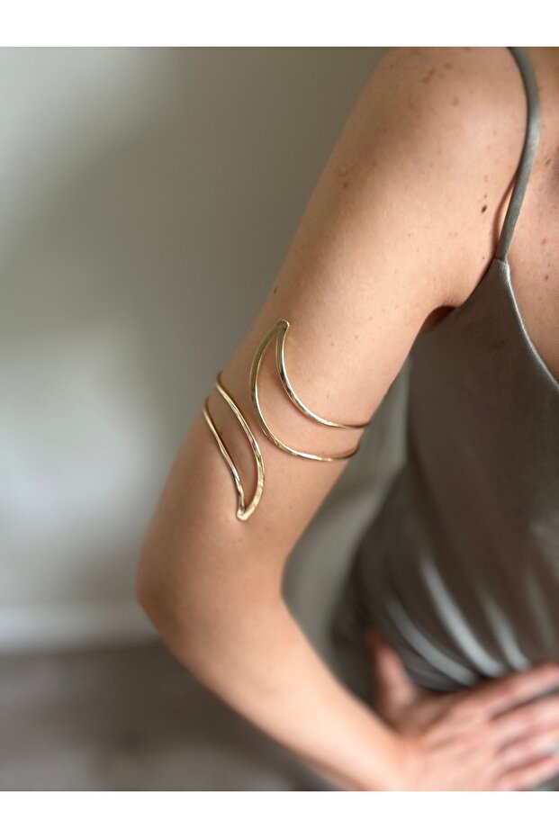 Spiral Pazu Bracelet Armcuff