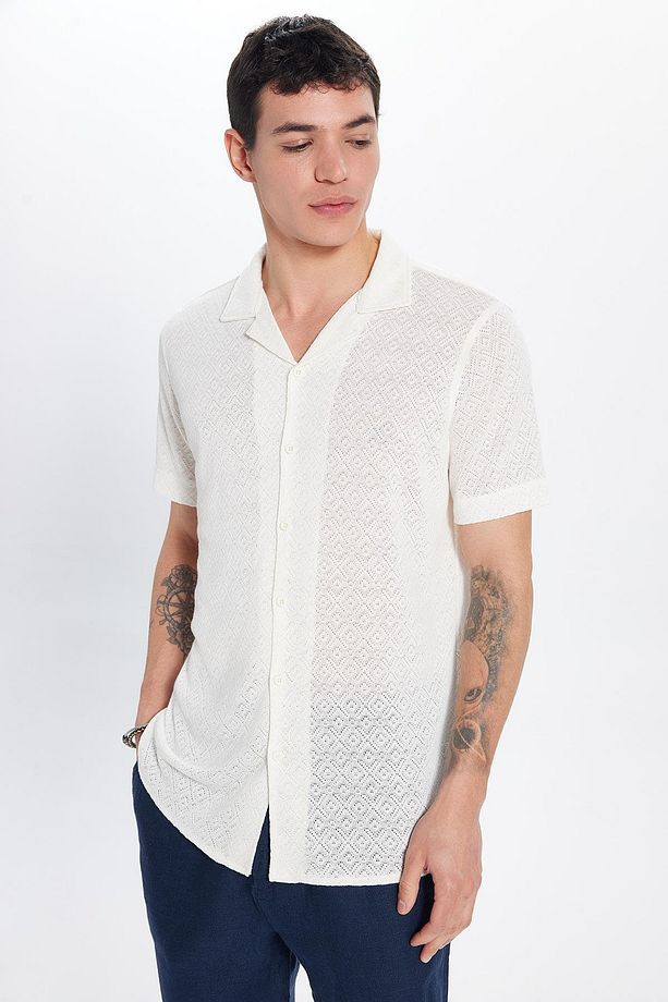 Erkek Slim Fit Dar Kesim Kısa Kollu Örme Doku Apaş Yaka Ekru Gömlek - 2