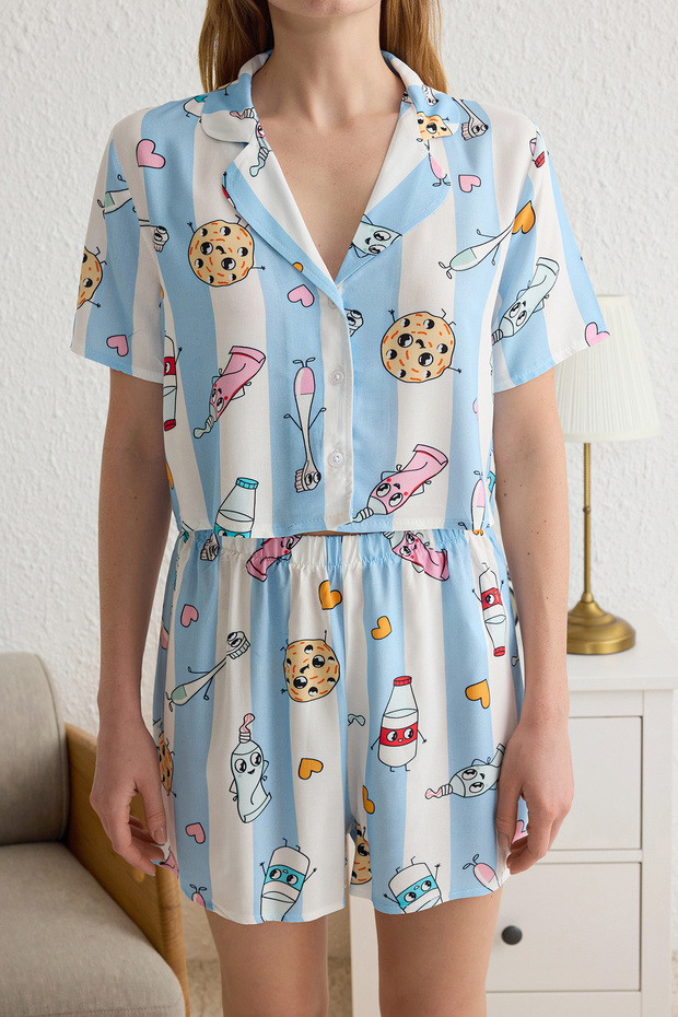 Kadın Mini Me/Anne Kız Açık Mavi Eğlence Desenli Viskon Şortlu Dokuma Pijama Takımı THMSS22PT0069 - 4