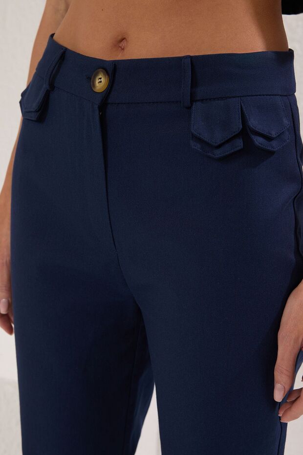 Lacivert Sahte Cep Kapaklı Pamuklu Bootcut Pantolon TWOSS25PL00077 - 3