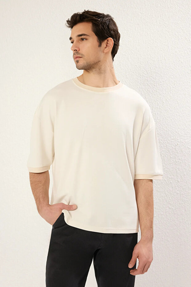 Ekru Boxy Fit/Kare Kesim Yumuşak Doku İnterlok Kumaş T-Shirt TMNSS25TS00078 - 4