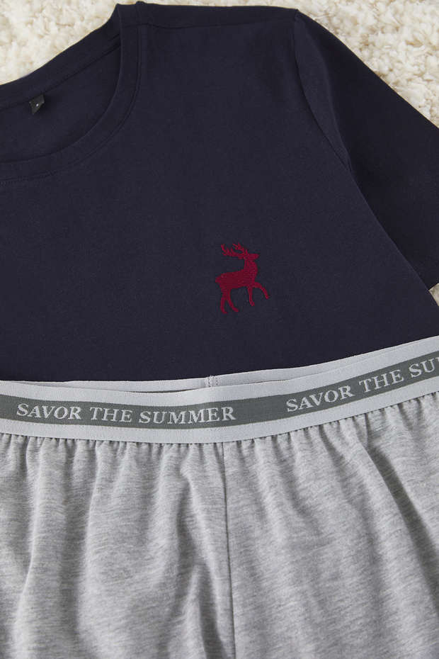 Lacivert - Gri melanj Slim Fit Çeyizlik Geyik Nakışlı Şortlu Örme Pijama Takımı TMNSS25PT00070 - 3