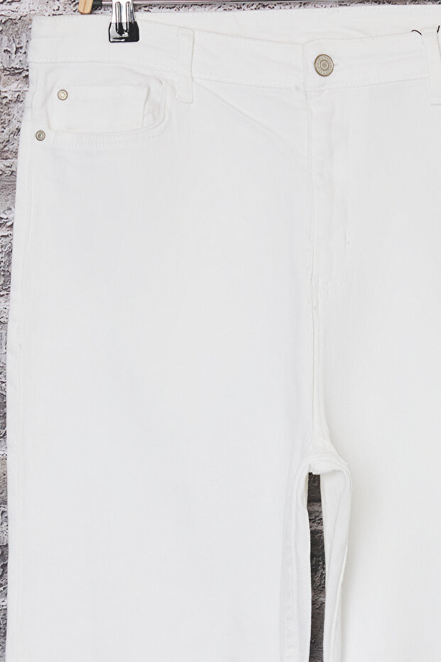 Beyaz Yüksek Bel Comfort/Orta Esnek Straight Fit Büyük Beden Jeans TBBSS25CJ00019 - 7