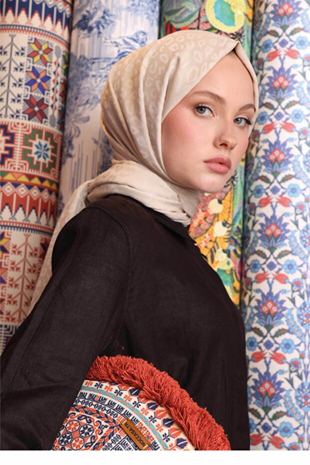 Leopard Pattern Shawl - Ivory - 2