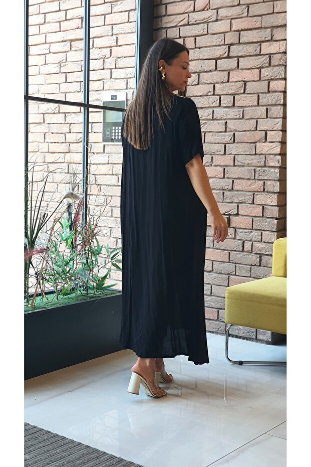 فستان مزين بنمط دائري - 3