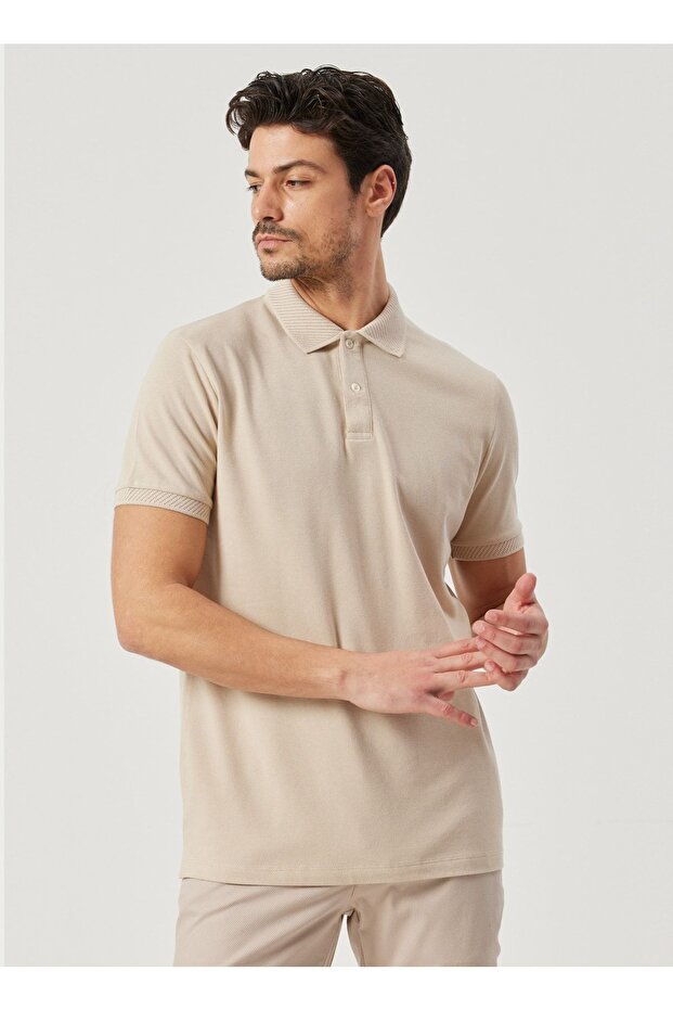 Polo Neck Dark Yellow Men's T-shirt 4a9000000001