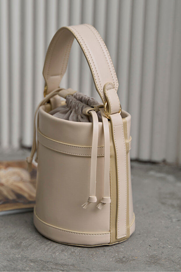 Cream Women's Drawstring Bucket Hand and Shoulder Bag