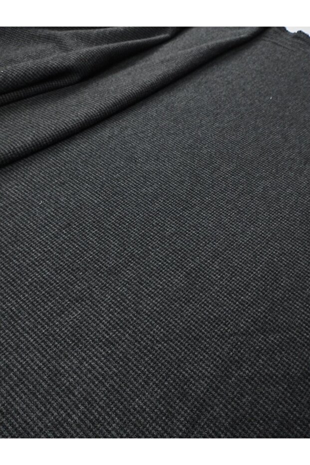 Jacquard Knitted in Black and Gray Colors (Width 150 cm X Length 320 cm)