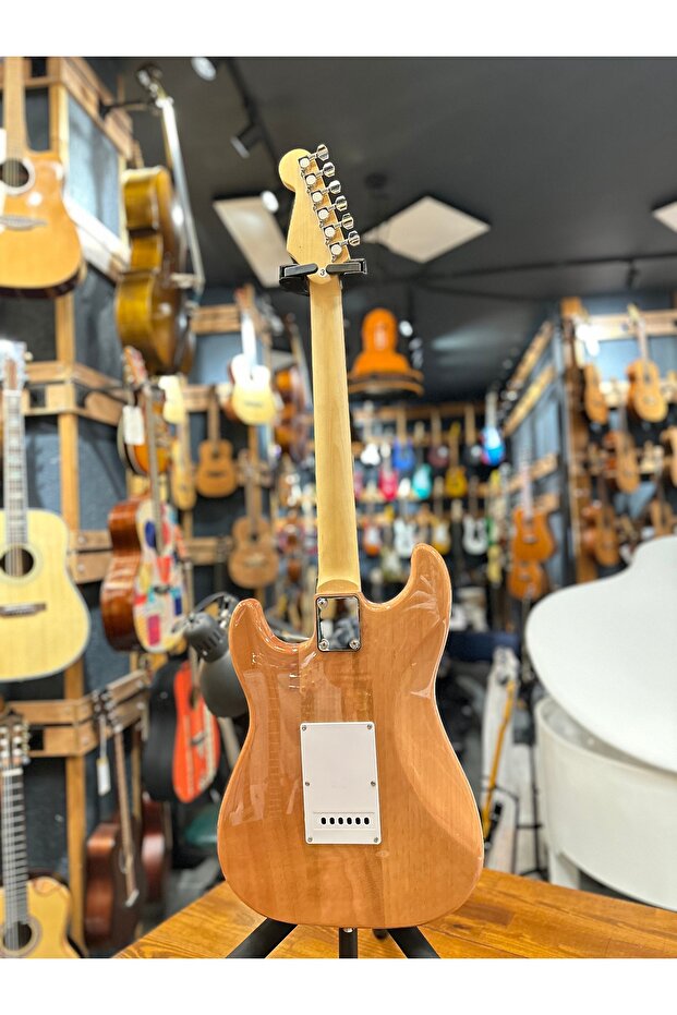 Stratocaster Elektro Gitar - 4