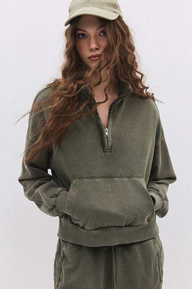 Faded Effect Pocketed Cotton Sweatshirt