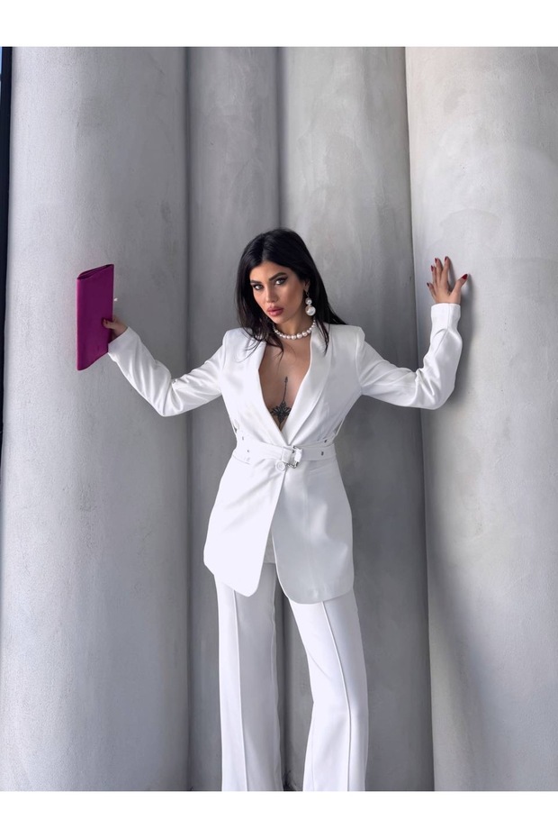 Doppeltes Blazer-Set mit Ösengürtel - 6