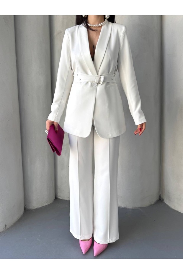 Doppeltes Blazer-Set mit Ösengürtel - 3