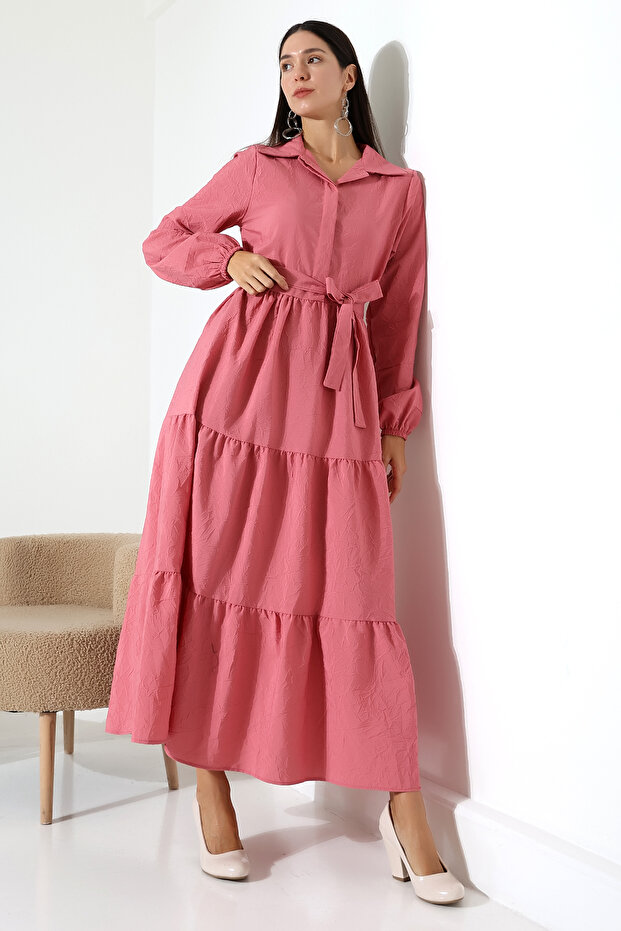 فستان منسوج بنصف فتحة ومطوي بنمط ذاتي - 7