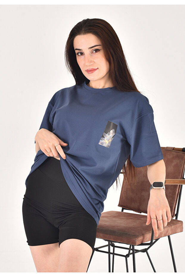 تي شيرت مطبوع كبير الحجم