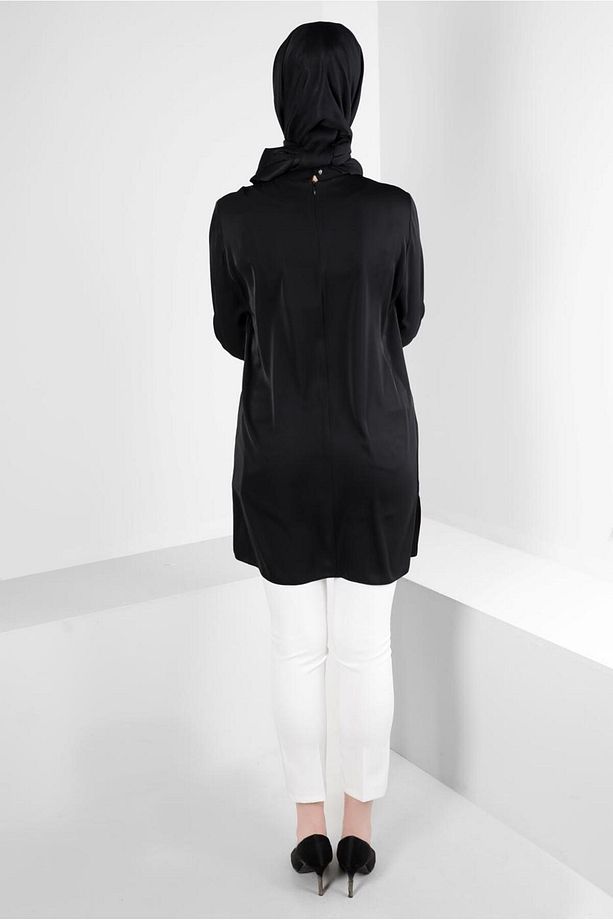 Yakası Bağlama Detaylı Taş Baskılı Tunik 43534 - 3