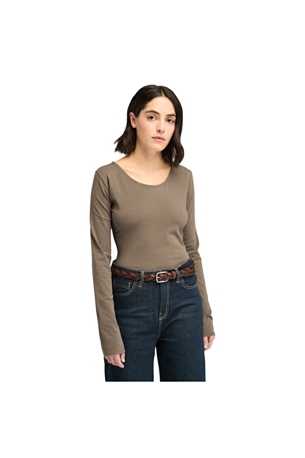 Long-Sleeve Slim Fit Tee