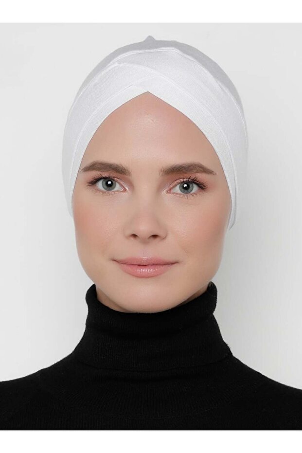 قبعة بدون أربطة ذات تصميم متقاطع - أبيض -