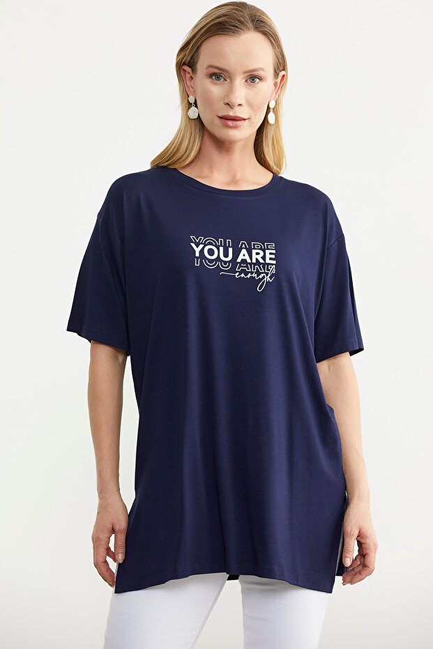 بلوزة كبيرة الحجم مطبوعة باللون الأزرق الداكن - 5