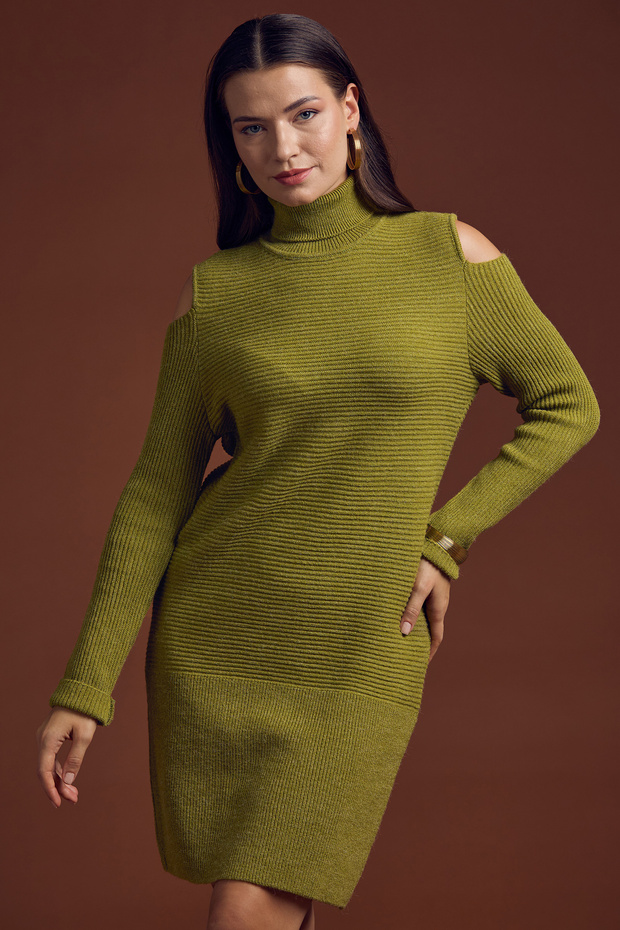 Off-The-Shoulder Full Fisherman Knit Dress - Green