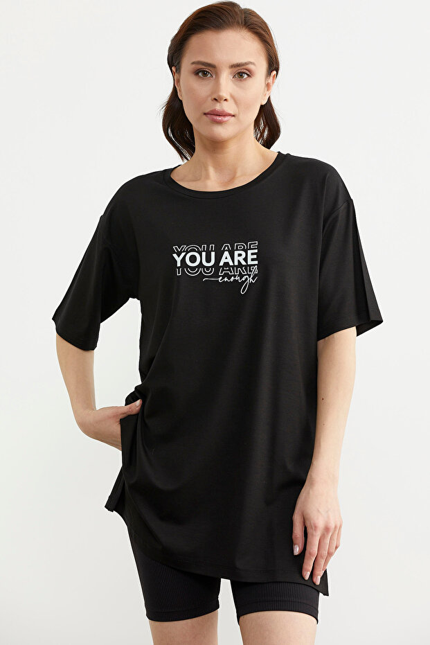 بلوزة سوداء مطبوعة مقاس كبير - 1