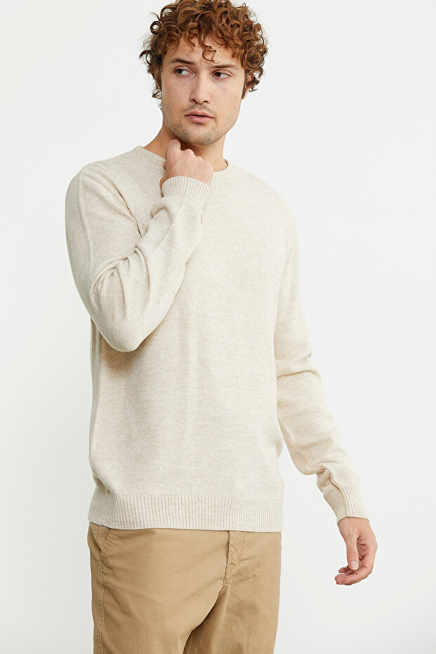 سترة تريكو أساسية برقبة دائرية بلون الحجر - 5