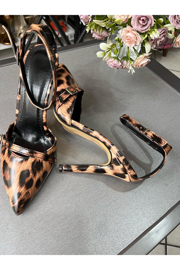 "Every Step Has Its Character: Every Path Is a Story." This Stiletto Doesn'T Just Walk; It Leaves an Imprint. - 5