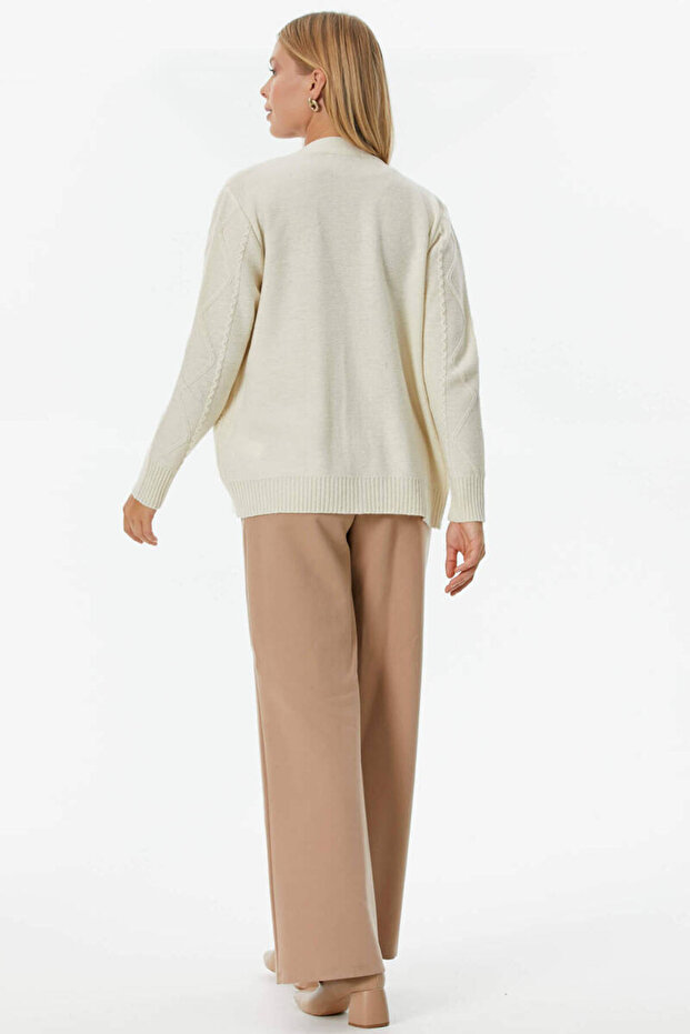 Düğmeli Saç Örgülü Triko Hırka - Kemik - 5