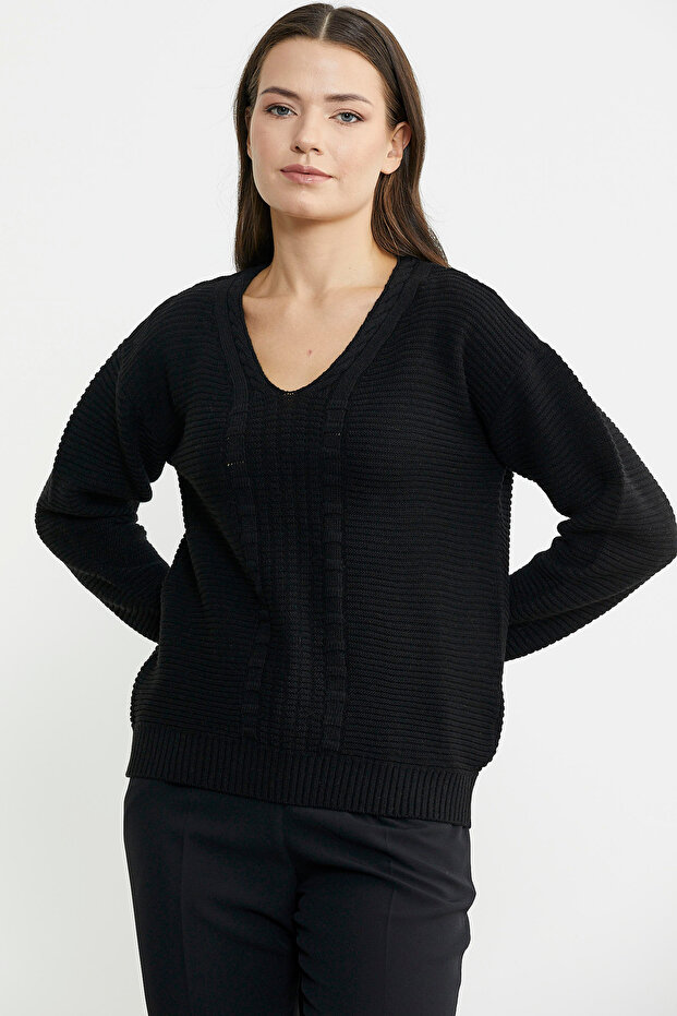 Motif Detailed V-Neck Wool Knitwear Sweater - Black
