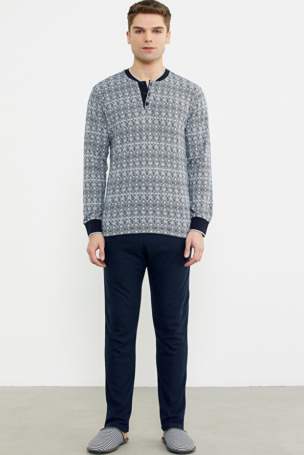 بدلة بيجامة بياقة محبوكة ومزيج من اللون الأزرق الداكن - 1