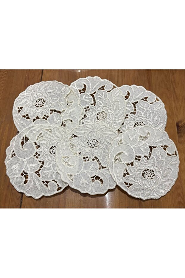 <b>%10</b> 6 pcs Eyelet Embroidered Linen Stain Resistant 6-Piece Cocktail Coffee Napkins