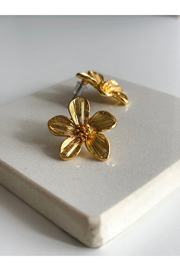 Flower Patterned Large Gold Earrings - 3