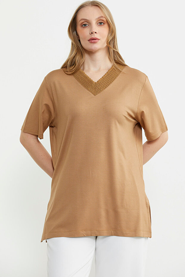 Kısa Kol V Triko Yaka Bluz - Kamel - 3
